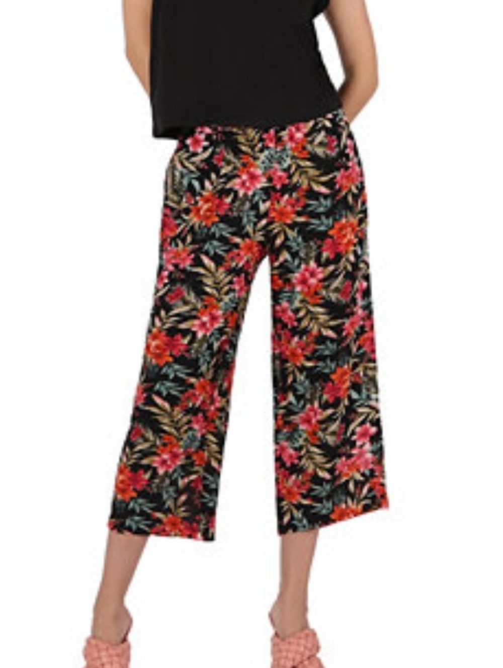 NWT Black Tape_ Black Cropped Wide-Leg Pants with Red & Pink Floral Print Petite